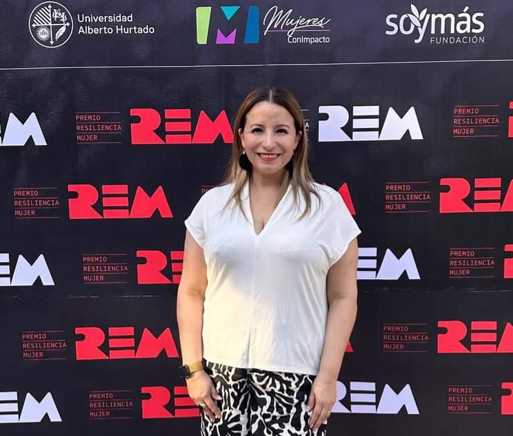 ¡Felicidades a nuestra Directora Ale Farias  Ganadora Premio REM categoría Resilencia!